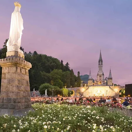 卢尔德帝国美居酒店 4*